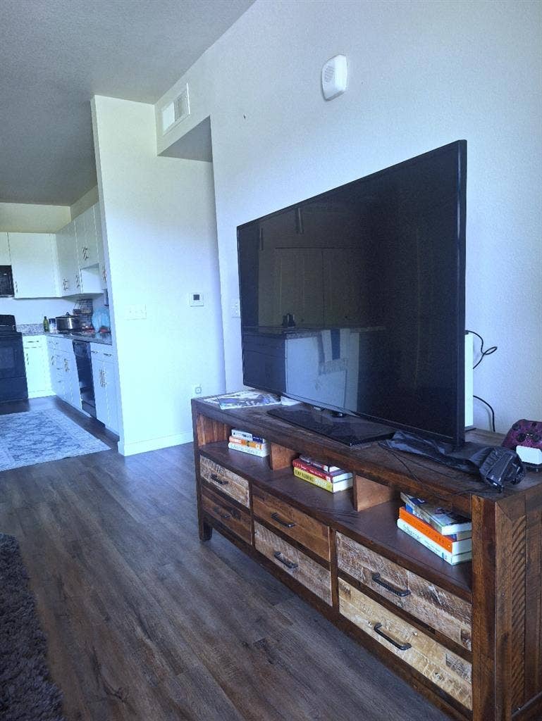 Quiet Room for Rent – $ All In