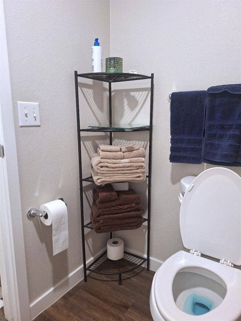 Quiet Room for Rent – $ All In