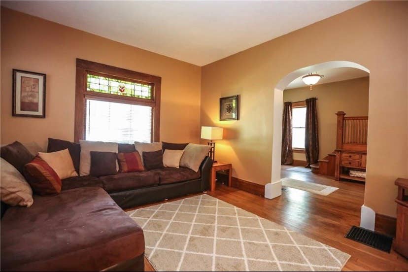 1 spot in a 4 bedroom HOUSE!