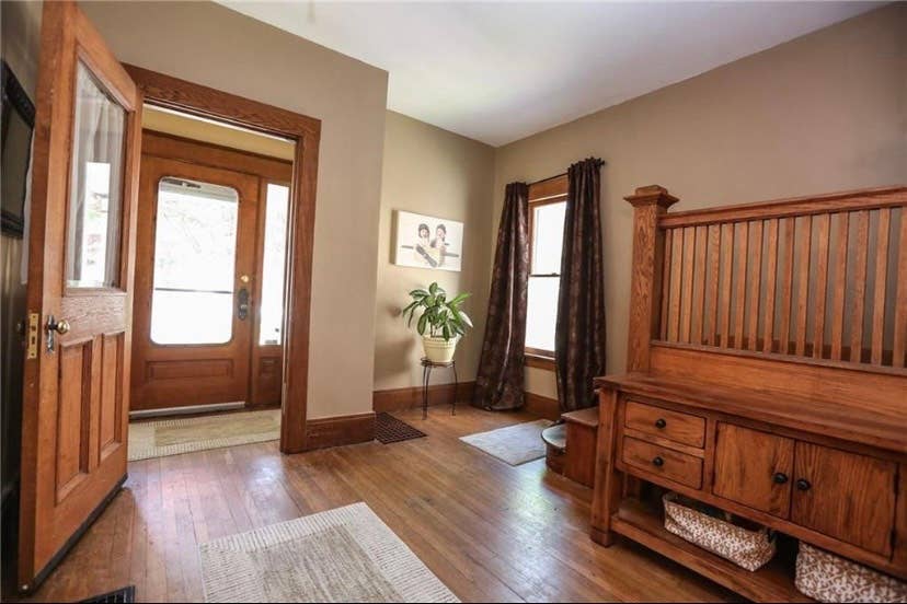 1 spot in a 4 bedroom HOUSE!