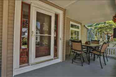 1 spot in a 4 bedroom HOUSE!
