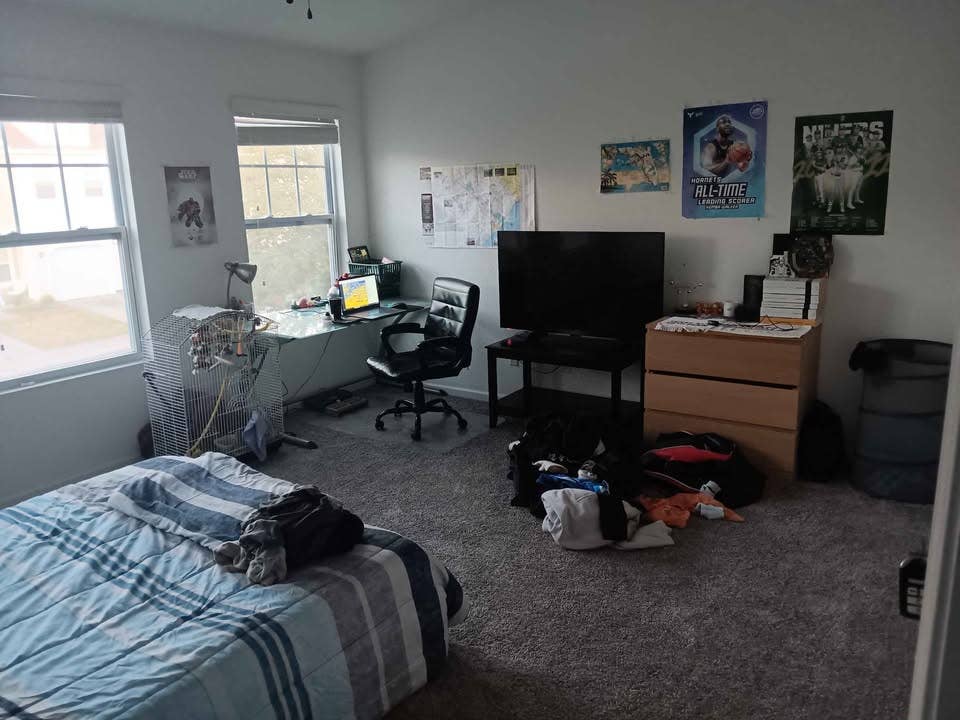 Open room in Steele Creek