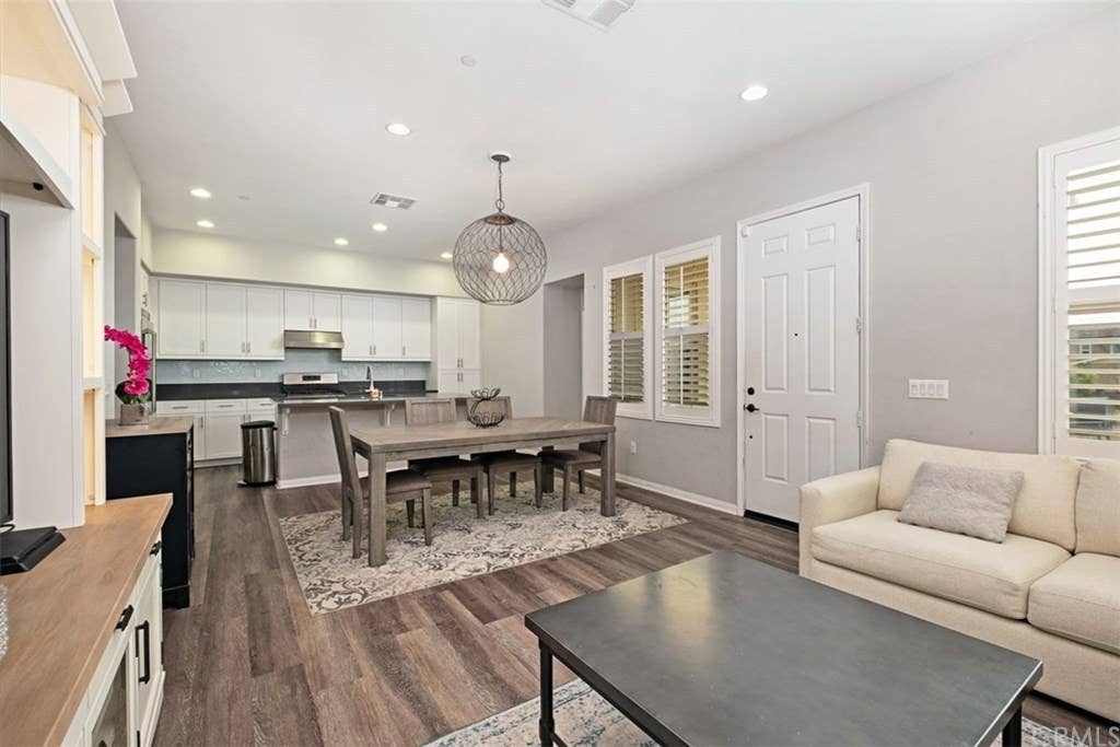 Master Bedroom for Rent in RMV