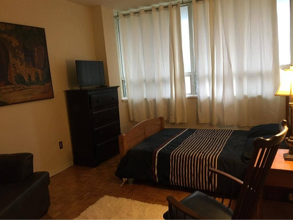 furnished big room with bath