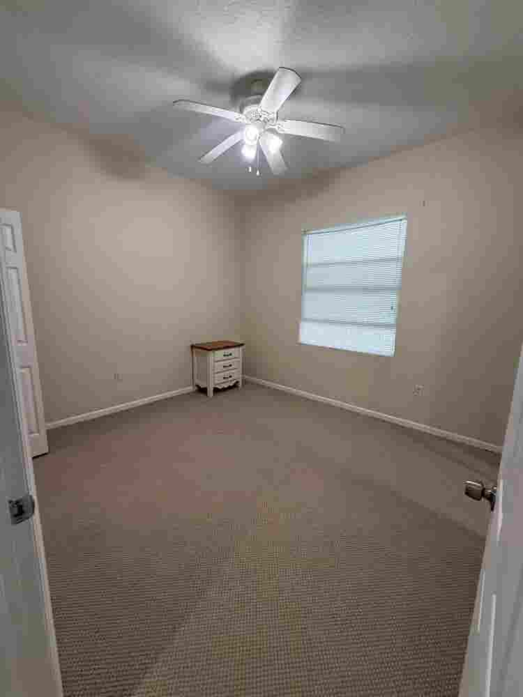 Spacious Room for Rent in WPB!