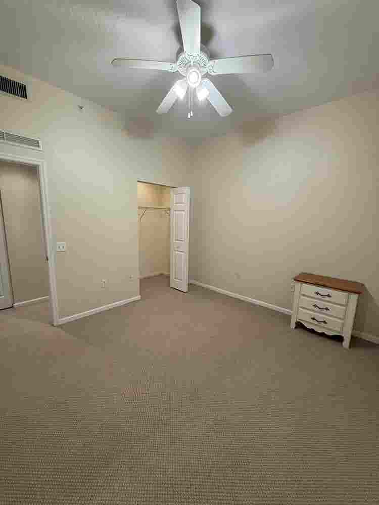 Spacious Room for Rent in WPB!