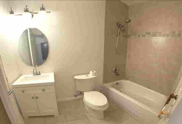 Spacious Room for Rent in WPB!