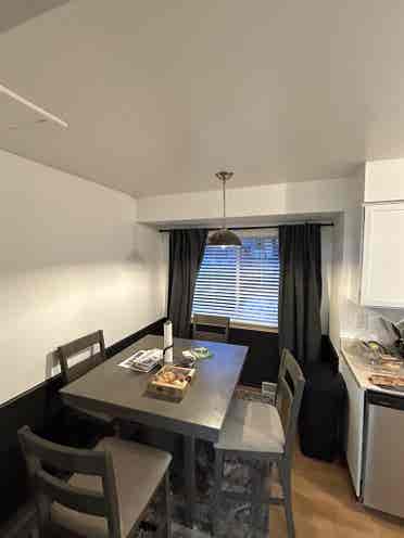 Fully furnished room Denver suburb