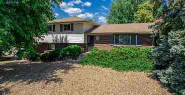 Fully furnished room Denver suburb