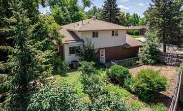 Fully furnished room Denver suburb