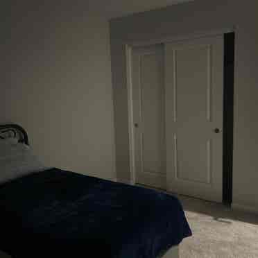 2 rooms available