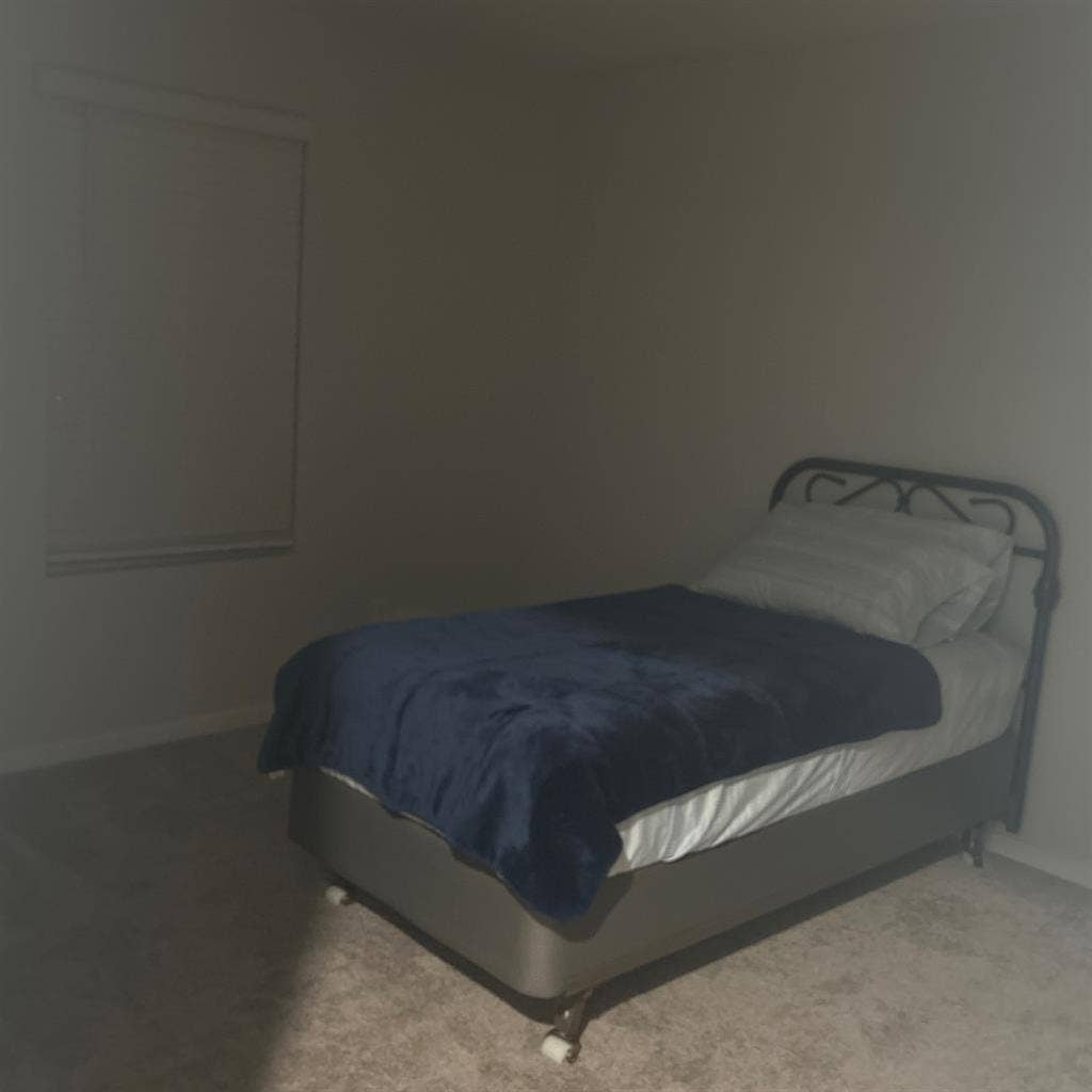 2 rooms available