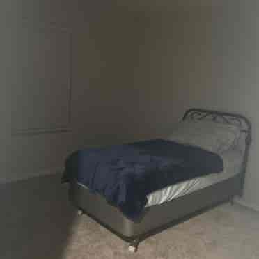 2 rooms available