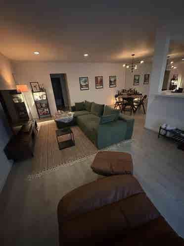 Looking for a Roomate