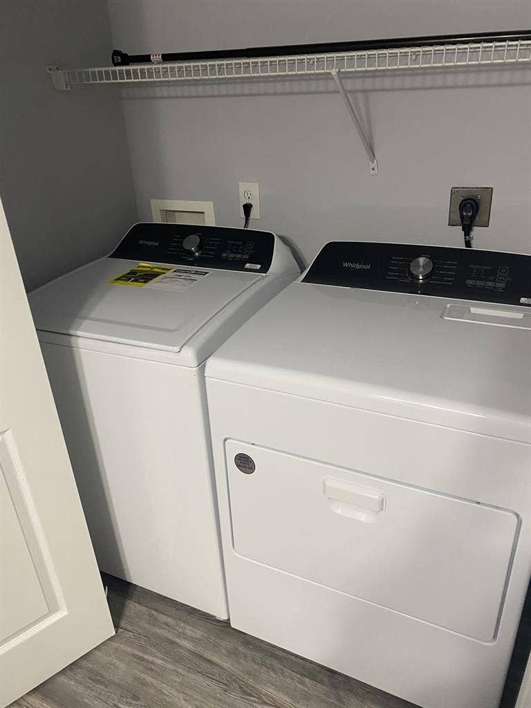 Private Room with Shared Bathroom