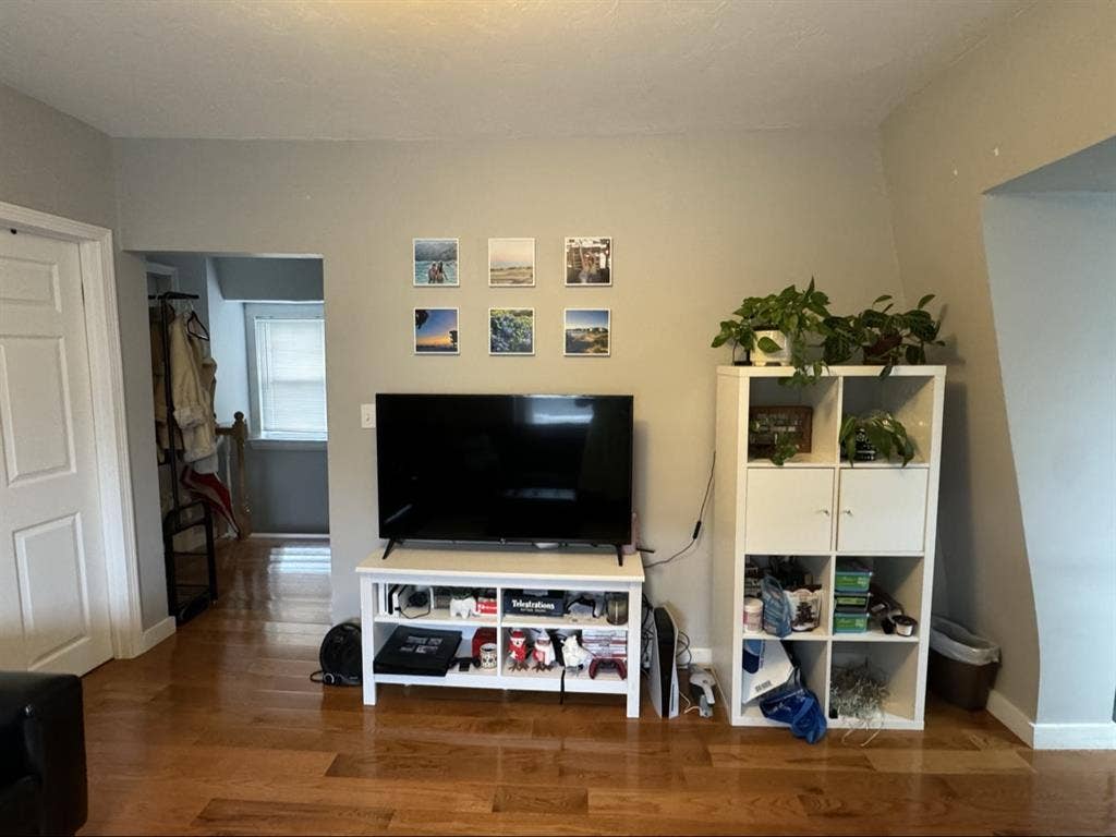 Roommate Availability
in Somerville