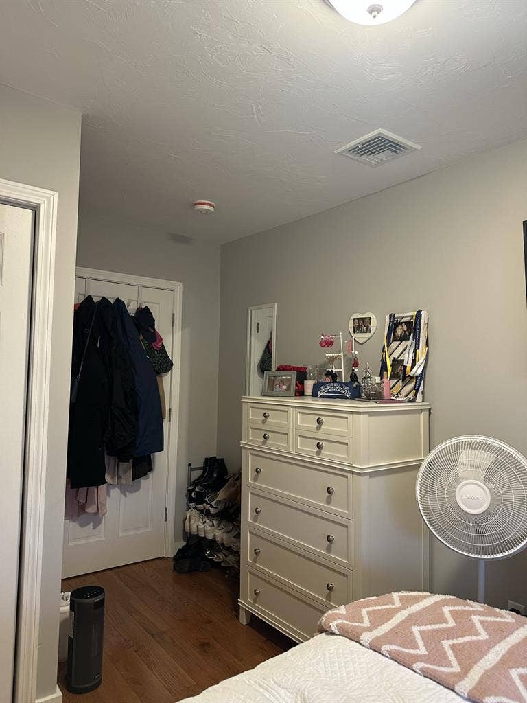 Roommate Availability
in Somerville