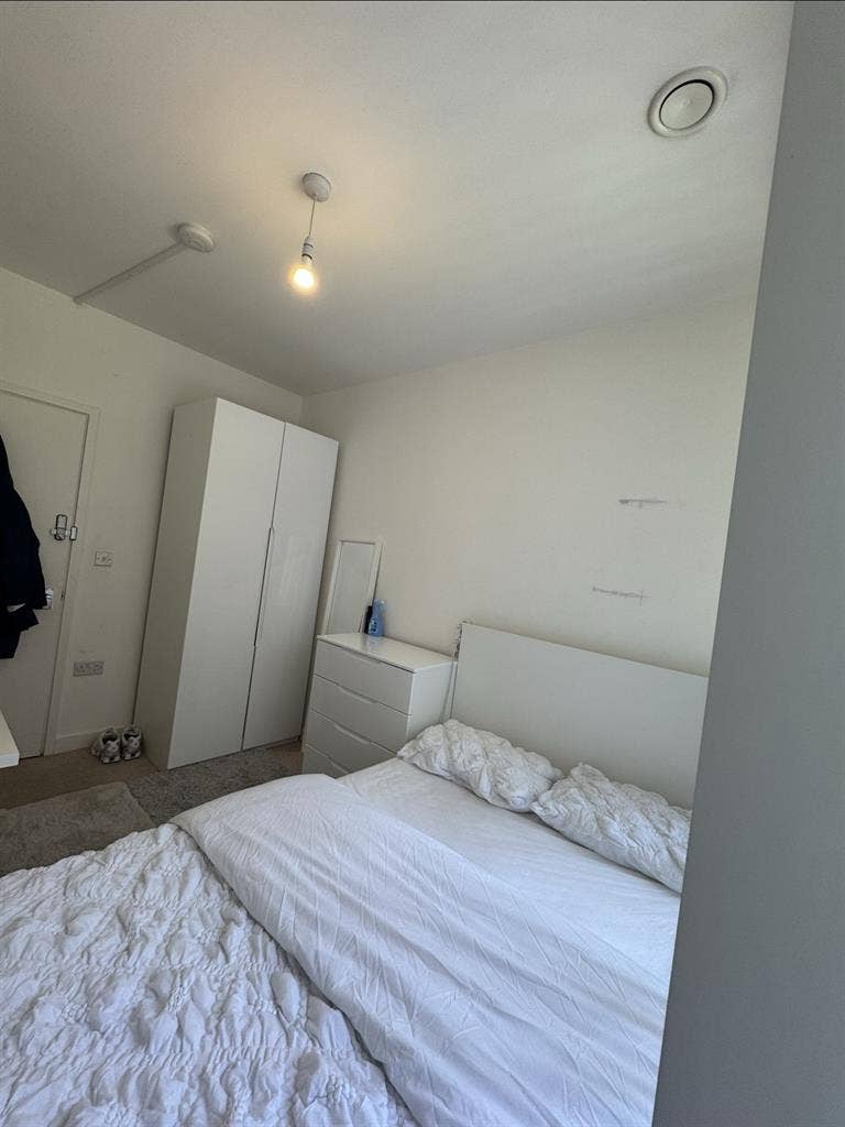 room in a modern flat (WHATSAPP)