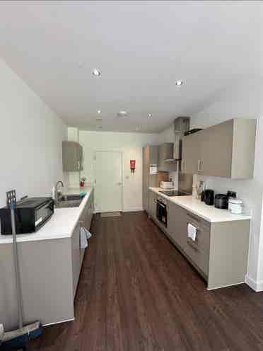 room in a modern flat (WHATSAPP)