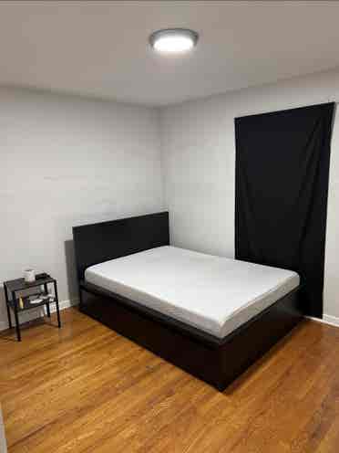 One room for rent $