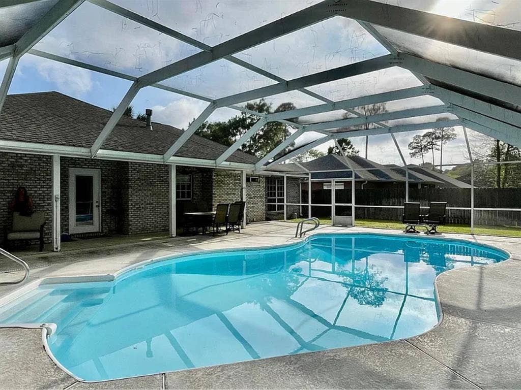 Multiple perks included - Niceville
