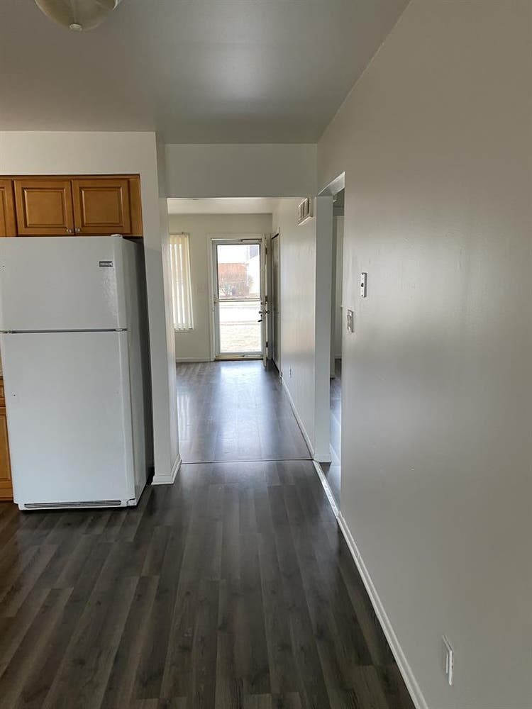 Unfurnished 1 bedroom