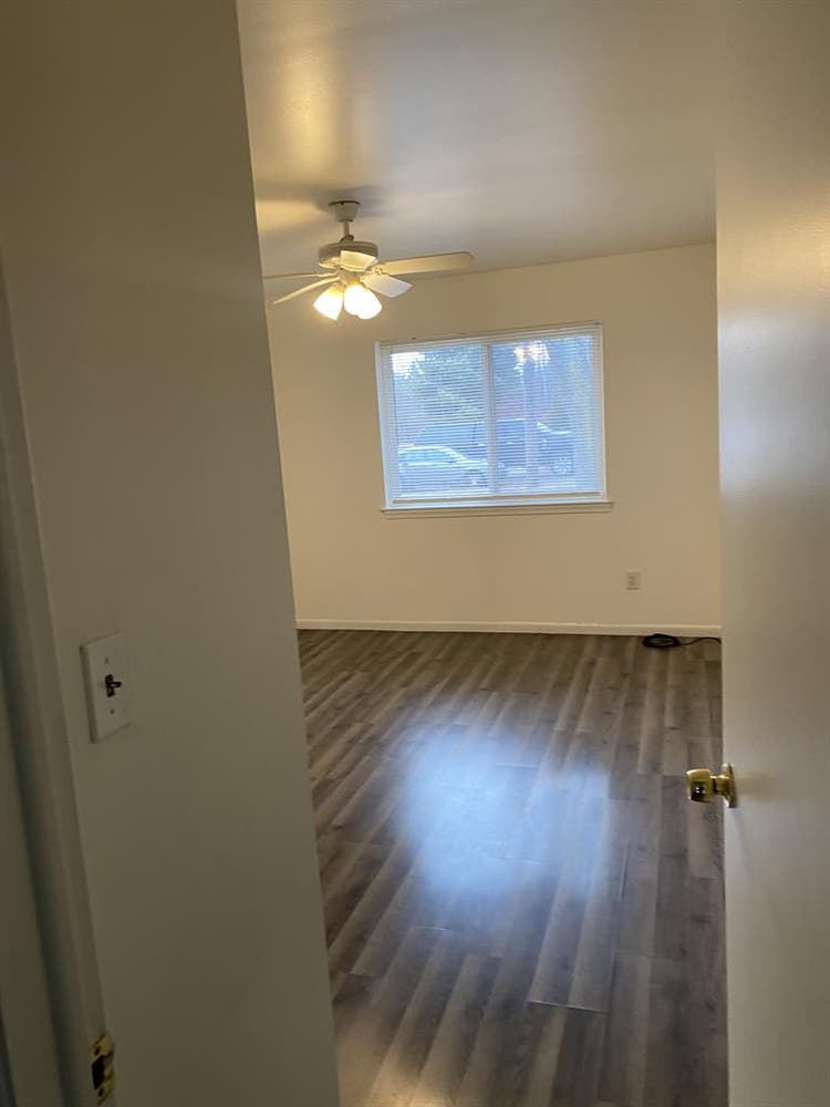 Unfurnished 1 bedroom