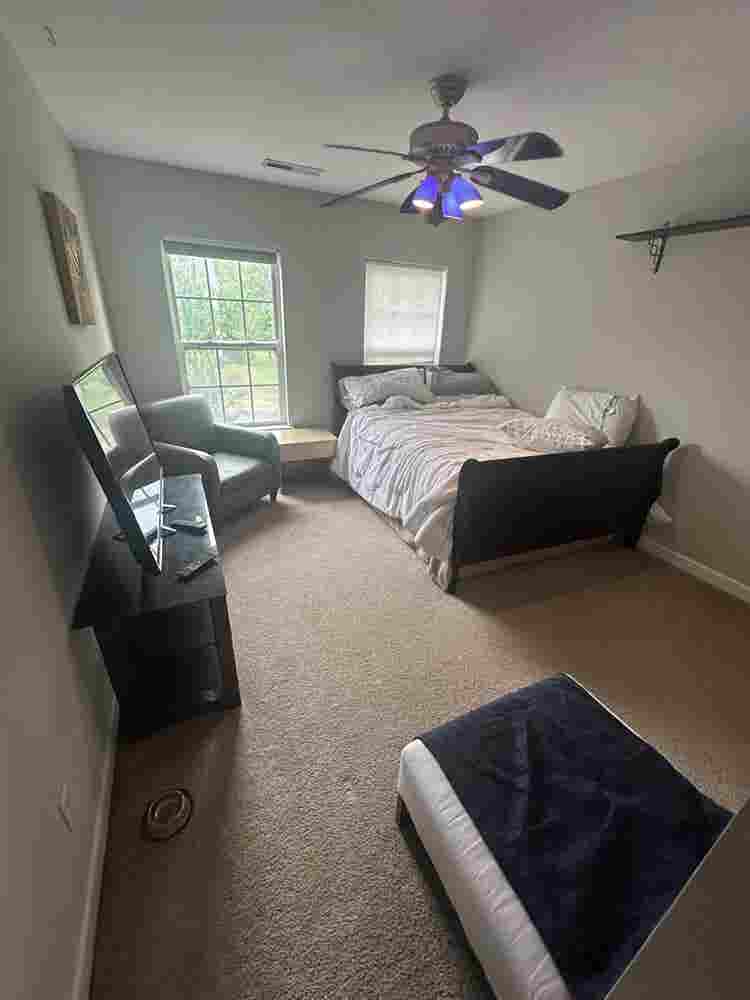 Full Private Suite,  sqft house