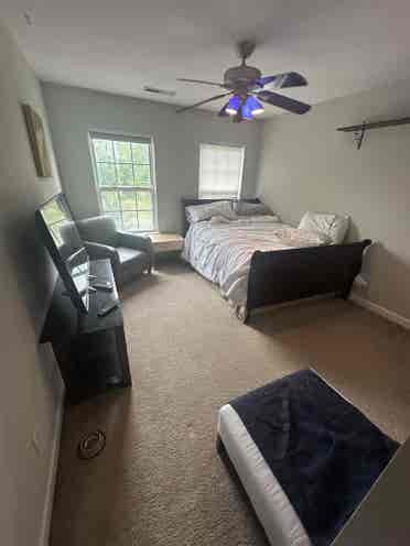 Full Private Suite,  sqft house