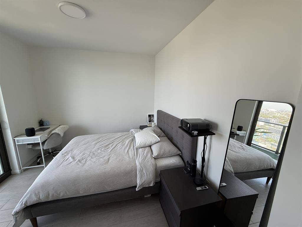 Room w/balcony in BA, Midtown