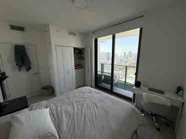 Room w/balcony in BA, Midtown