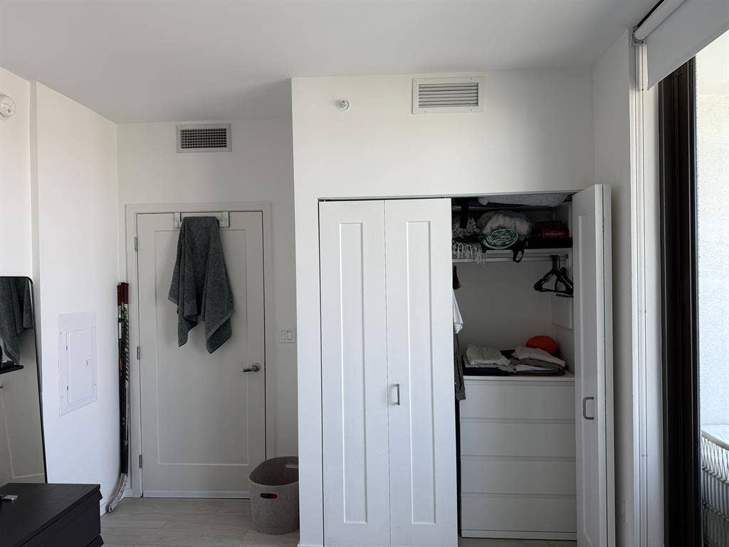 Room w/balcony in BA, Midtown