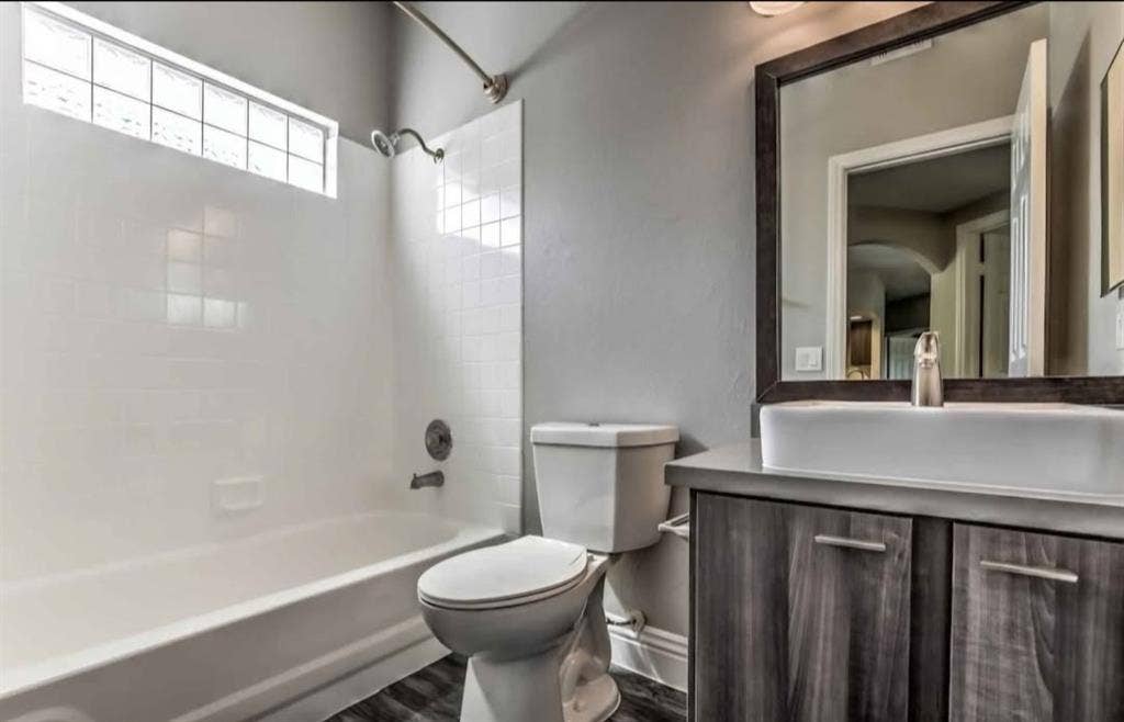 Looking for a roommate