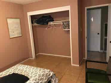 HOMESTAY PRIVATE ROOM MONTHLY RENT