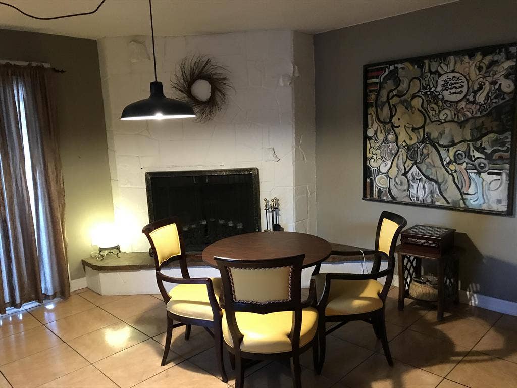 HOMESTAY PRIVATE ROOM MONTHLY RENT