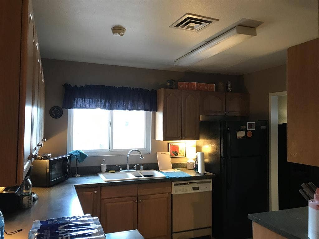 HOMESTAY PRIVATE ROOM MONTHLY RENT