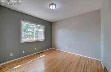 ROOM FOR RENT - NO DEPOSIT NEEDED