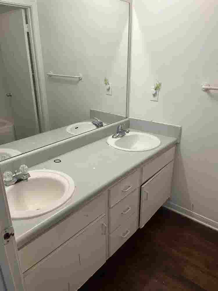 1 BEDROOM WITH OWN BATHROOM