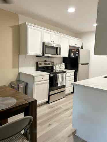 Private Room in Shared Condo - Esco