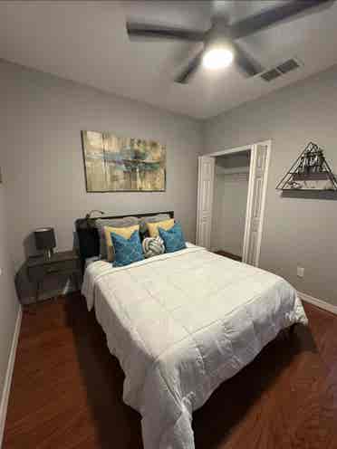 Looking for a roommate in UCF area
