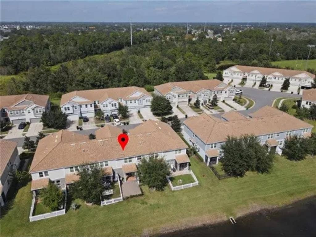 Looking for a roommate in UCF area