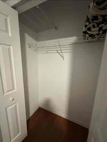 Looking for a roommate in UCF area