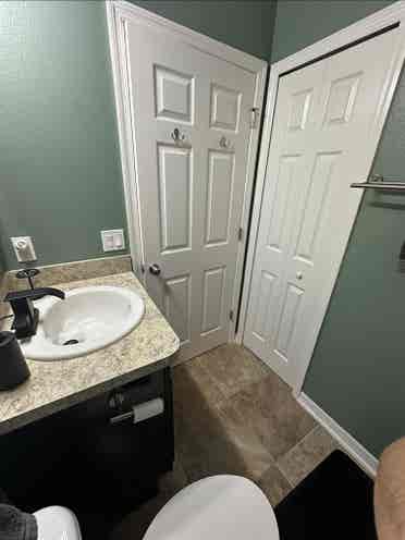 Looking for a roommate in UCF area