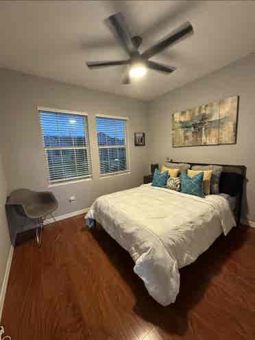 Looking for a roommate in UCF area