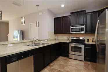 Looking for a roommate in UCF area