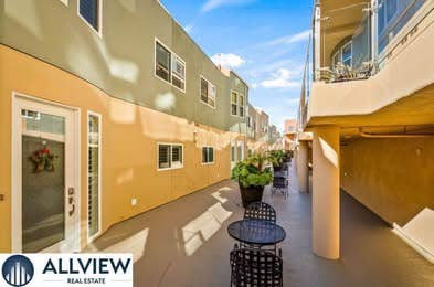 Beach Condo in Downtown Oceanside!
