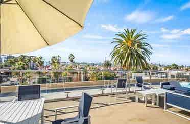 Beach Condo in Downtown Oceanside!