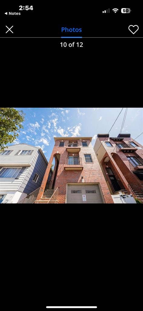 Looking for Roommate(s)