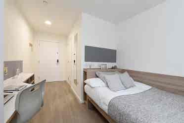 Ensuite room in Glasgow for student
