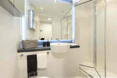 Ensuite room in Glasgow for student